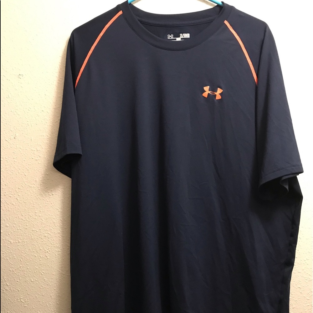 Under Armour. Loose Fit. Heat Gear Shirt. Size XL